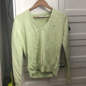 🌸3 for $25🌸 Tommy Hilfiger pullover